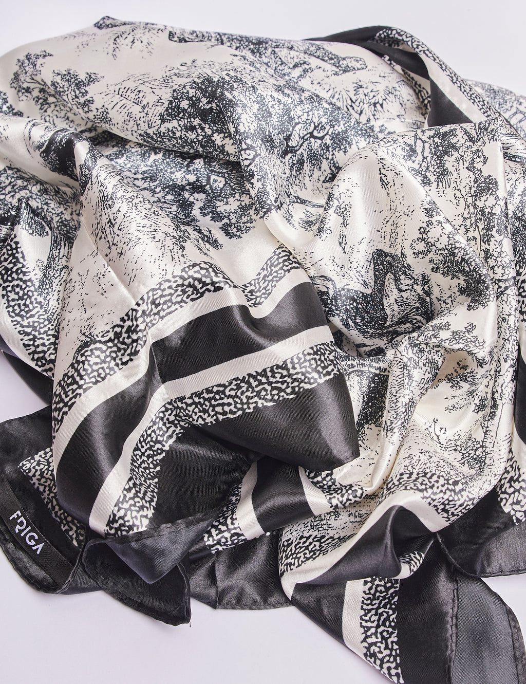 Lenço Estampado Preto