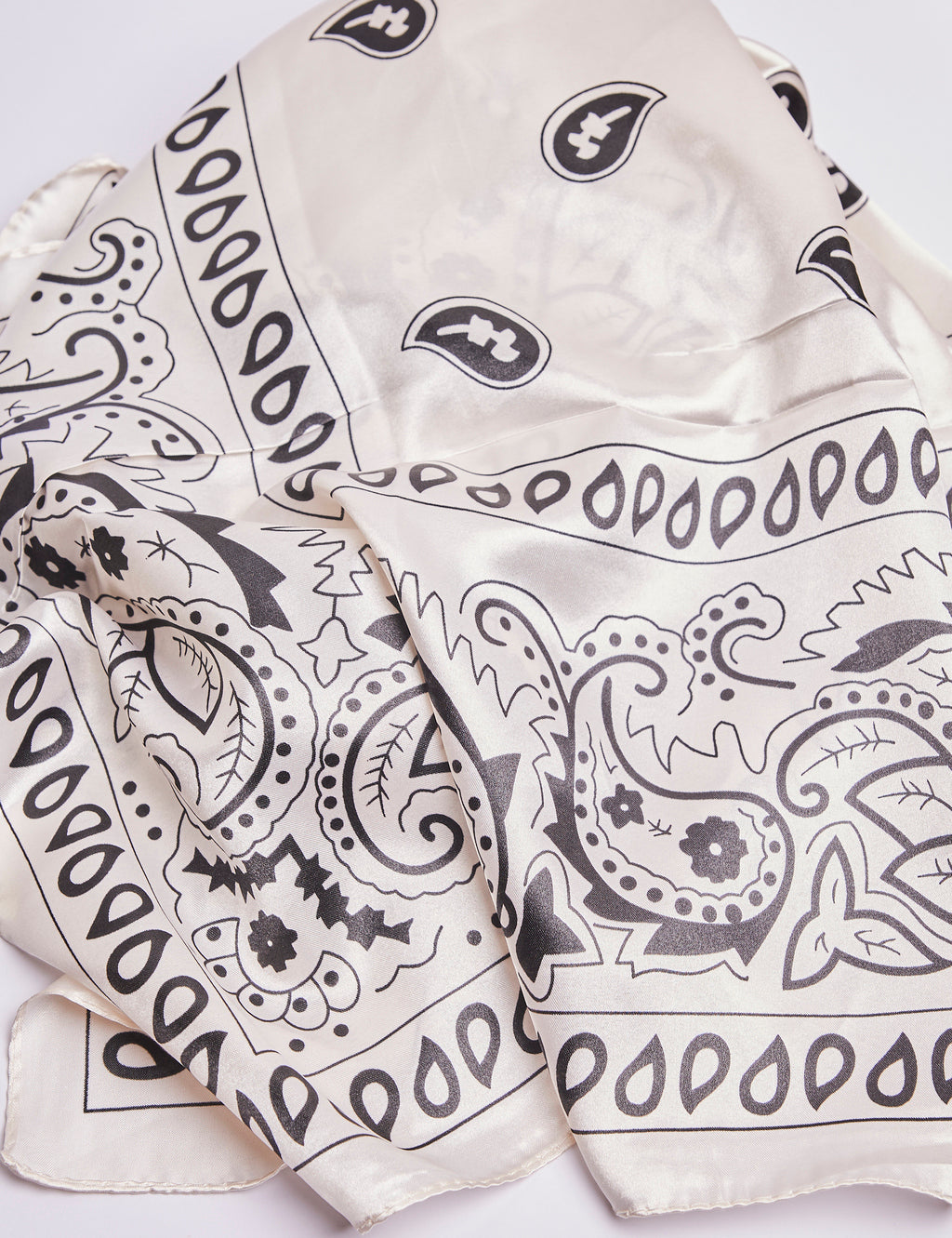 Lenço Estampado P&B