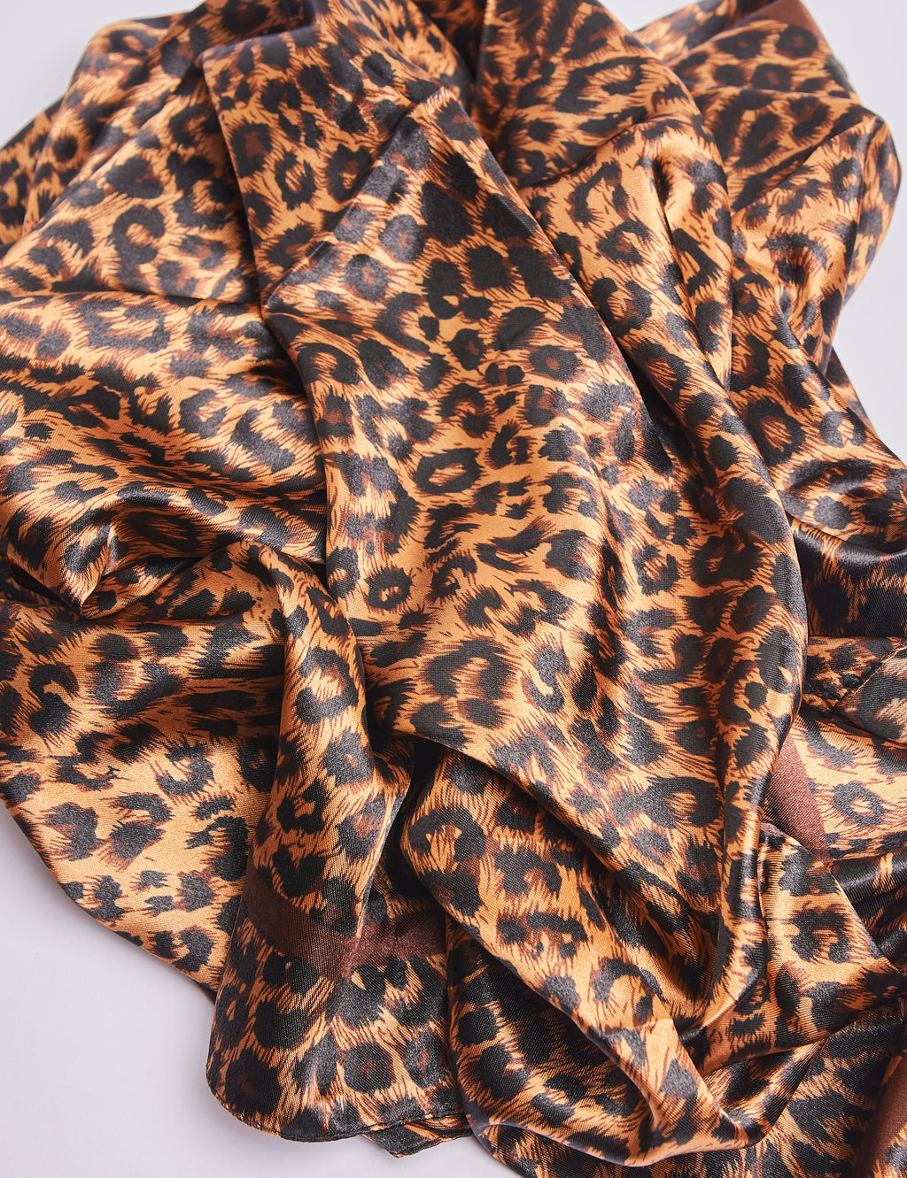 Lenço Estampa Animal Print e Marrom