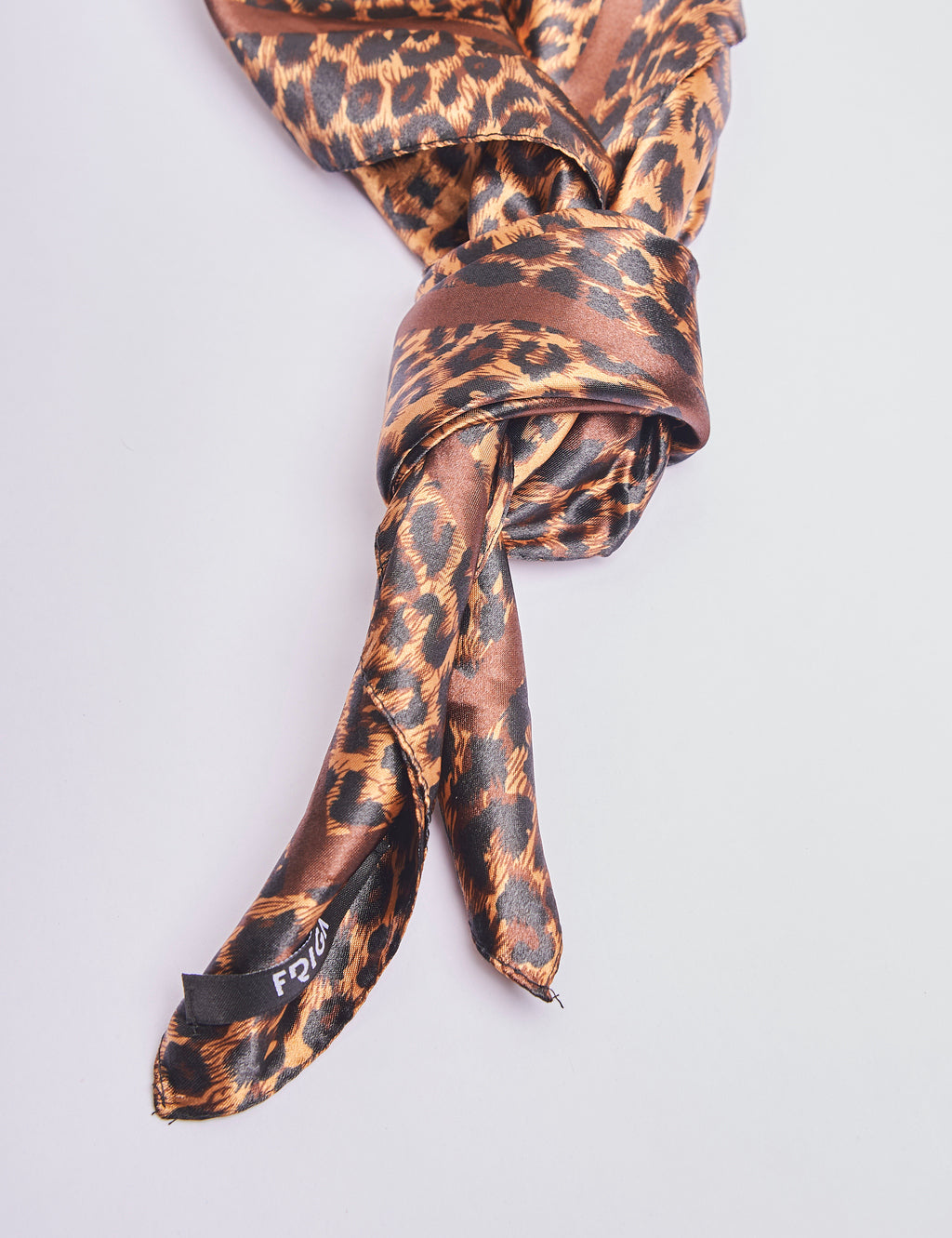 Lenço Estampa Animal Print e Marrom