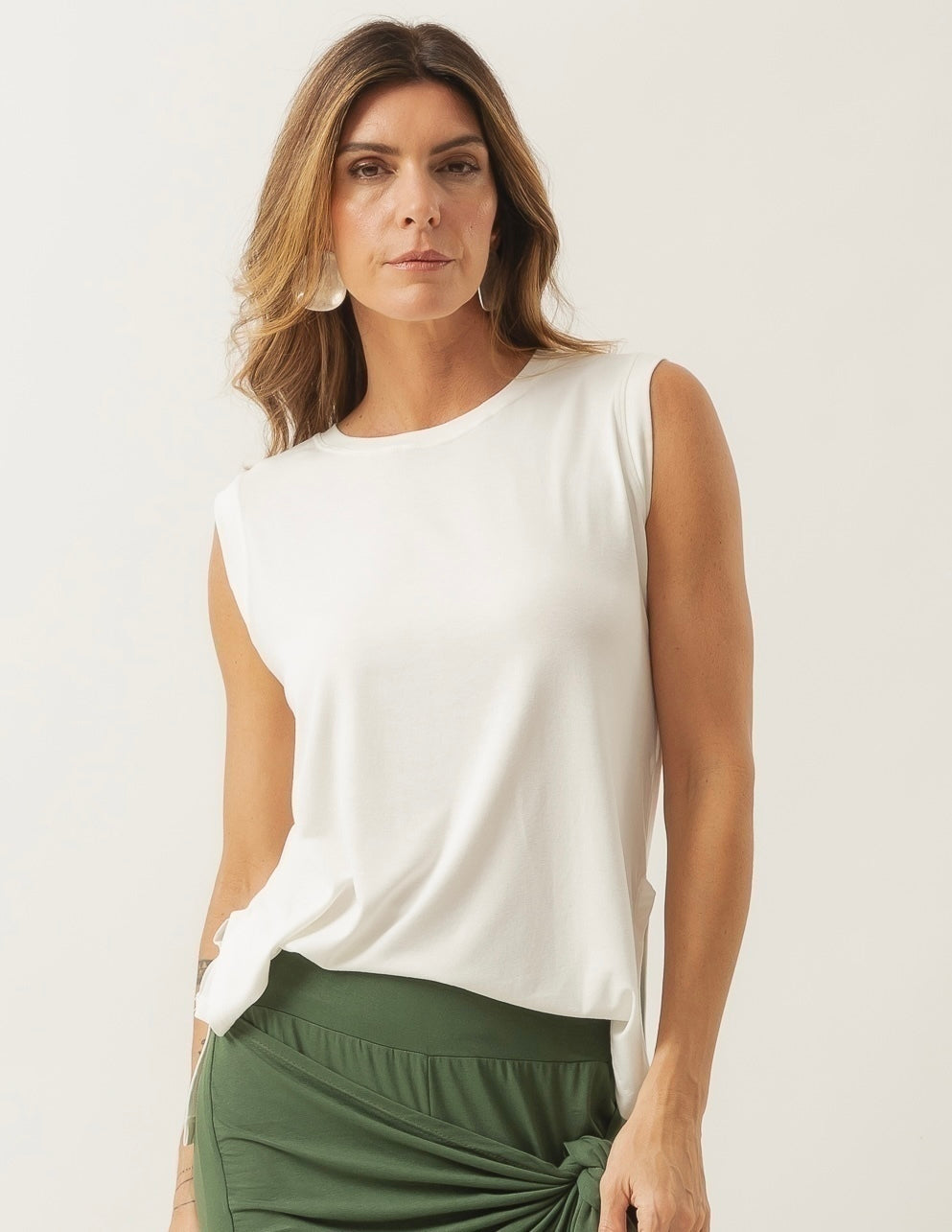 BLUSA REGATA FENDAS OFF WHITE