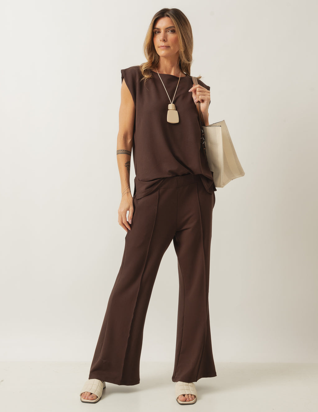 Conjunto Munique Marrom
