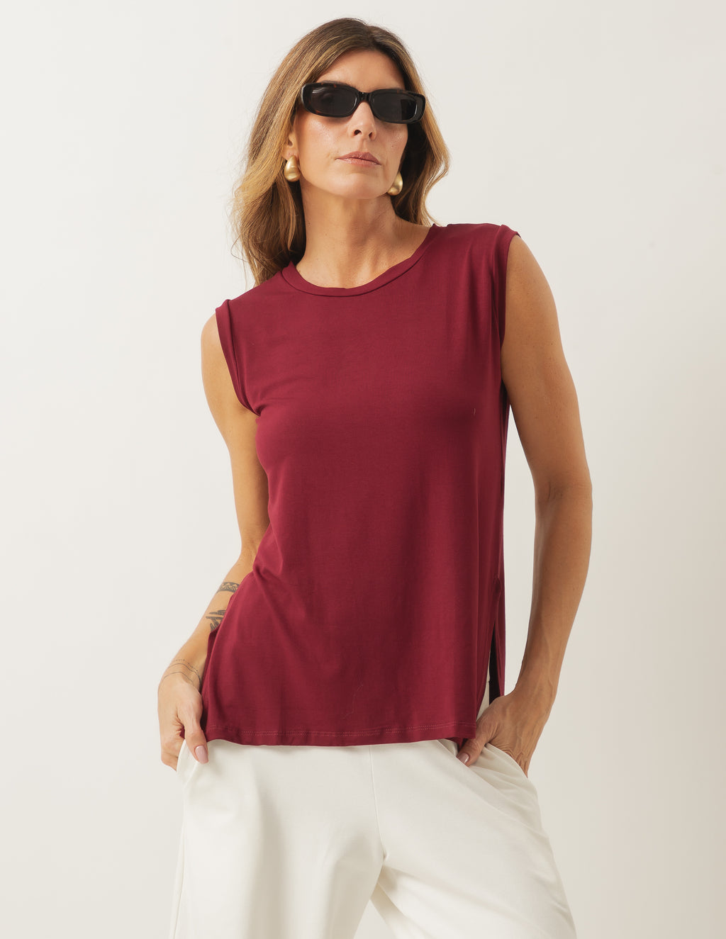 BLUSA REGATA FENDAS BORDÔ