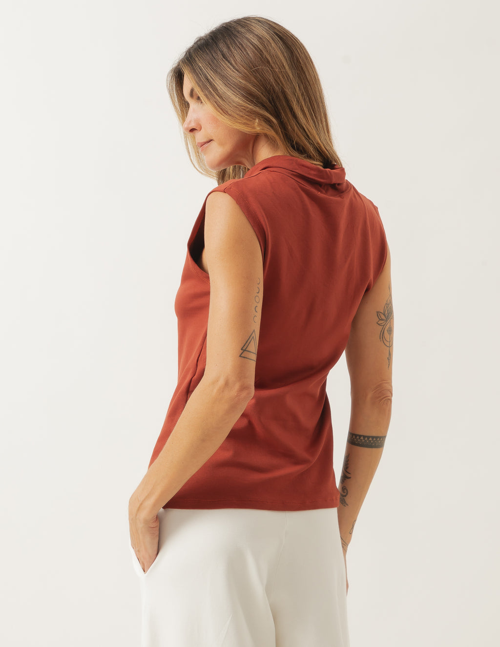 Blusa Regata Bárbara Canela