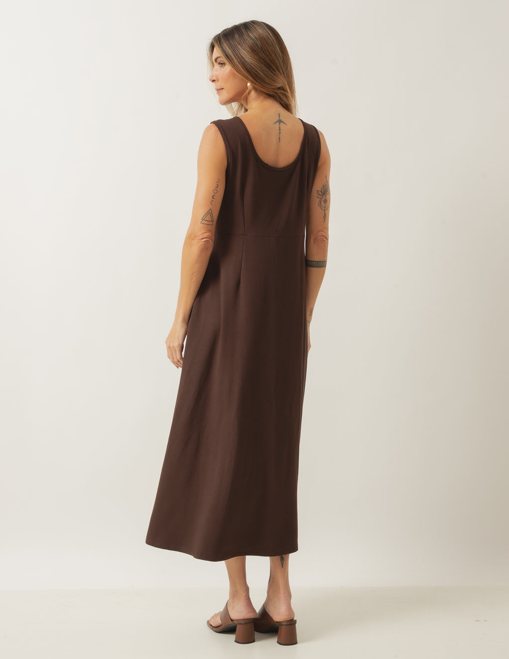 Vestido Naomi Marrom