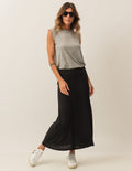 Conjunto Regata Fendas Mescla e Saia Midi Atenas Preta
