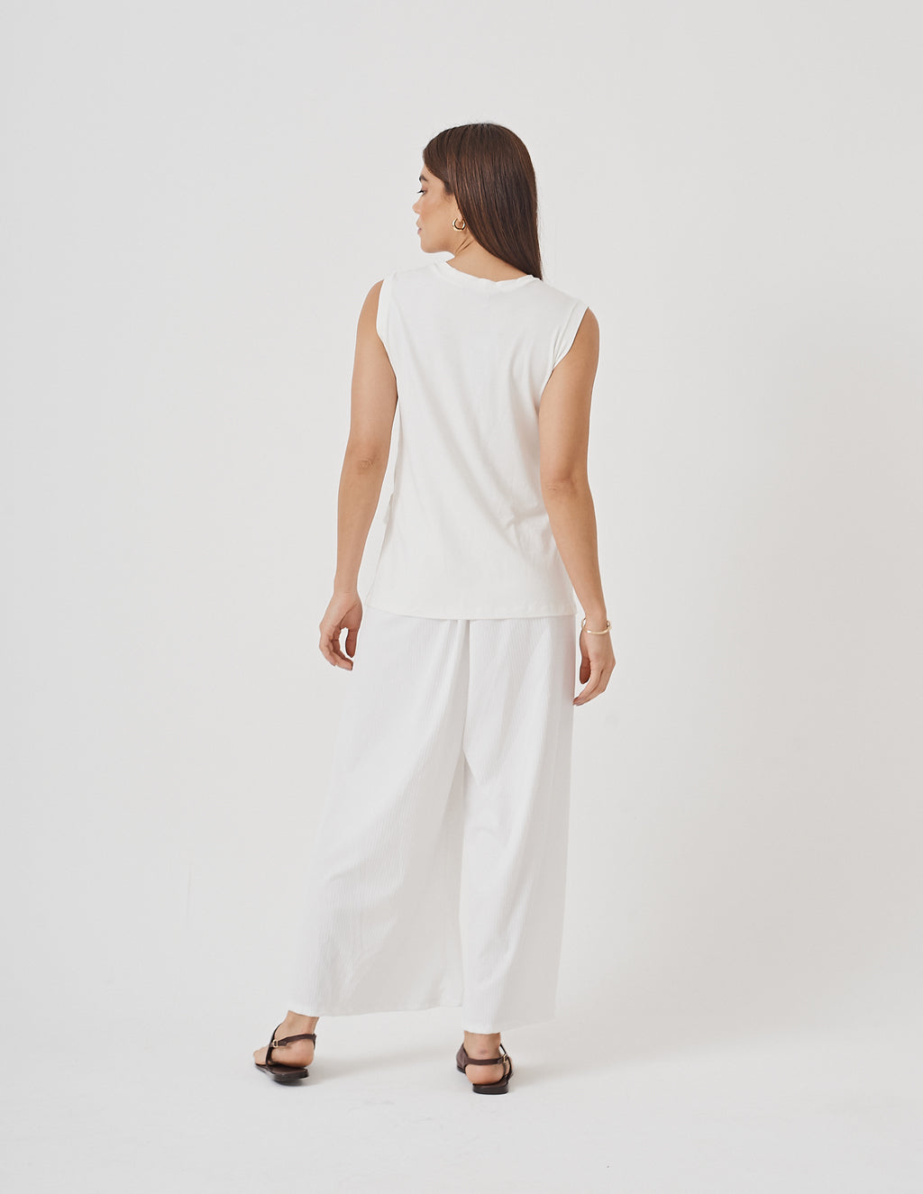 Calça Pantalona Cropped Vera em Malha Canelada Off white