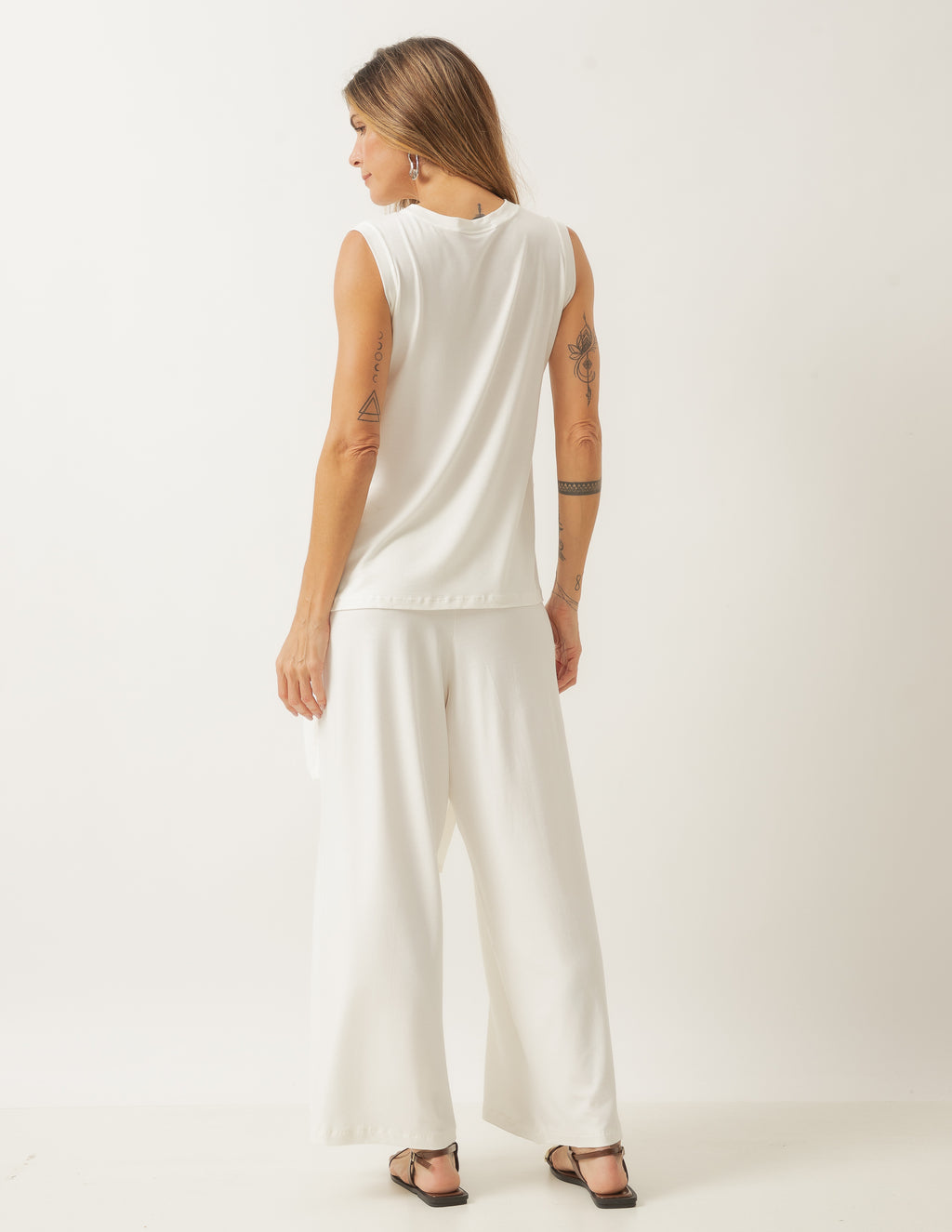Conjunto Blusa Regata Fendas Off White e Calça Eva Off White