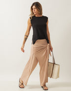 Conjunto Blusa Regata Fendas Preta e Calça Eva Bege
