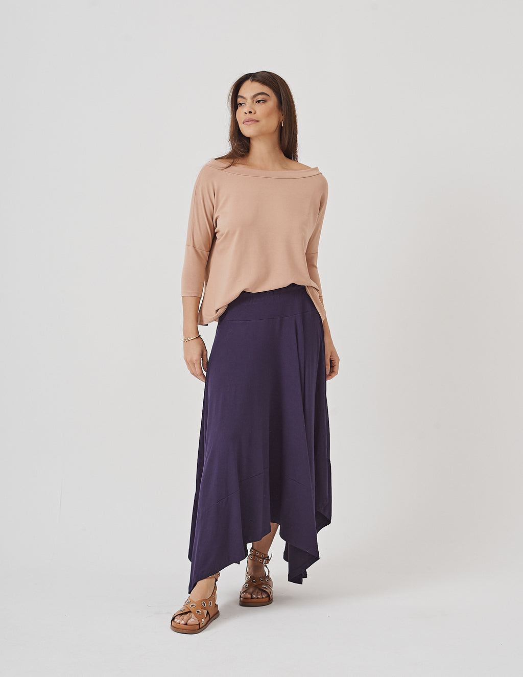 Conjunto Blusa Elba Bege e Saia Eloá Azul Marinho