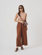 Calça Pantalona Cropped Vera em Malha Canelada Marrom