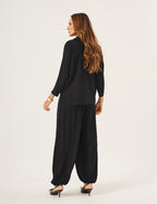 Conjunto Blusa Panama Preta e Calça Aladin Preta
