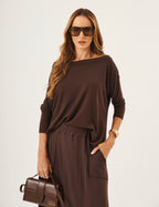 Conjunto Blusa Eva Marrom com Saia Midi Emma Marrom