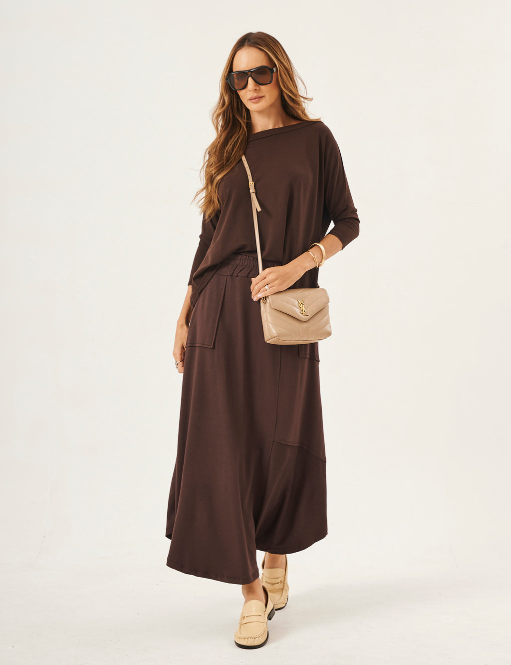 Conjunto Blusa Eva Marrom com Saia Midi Emma Marrom