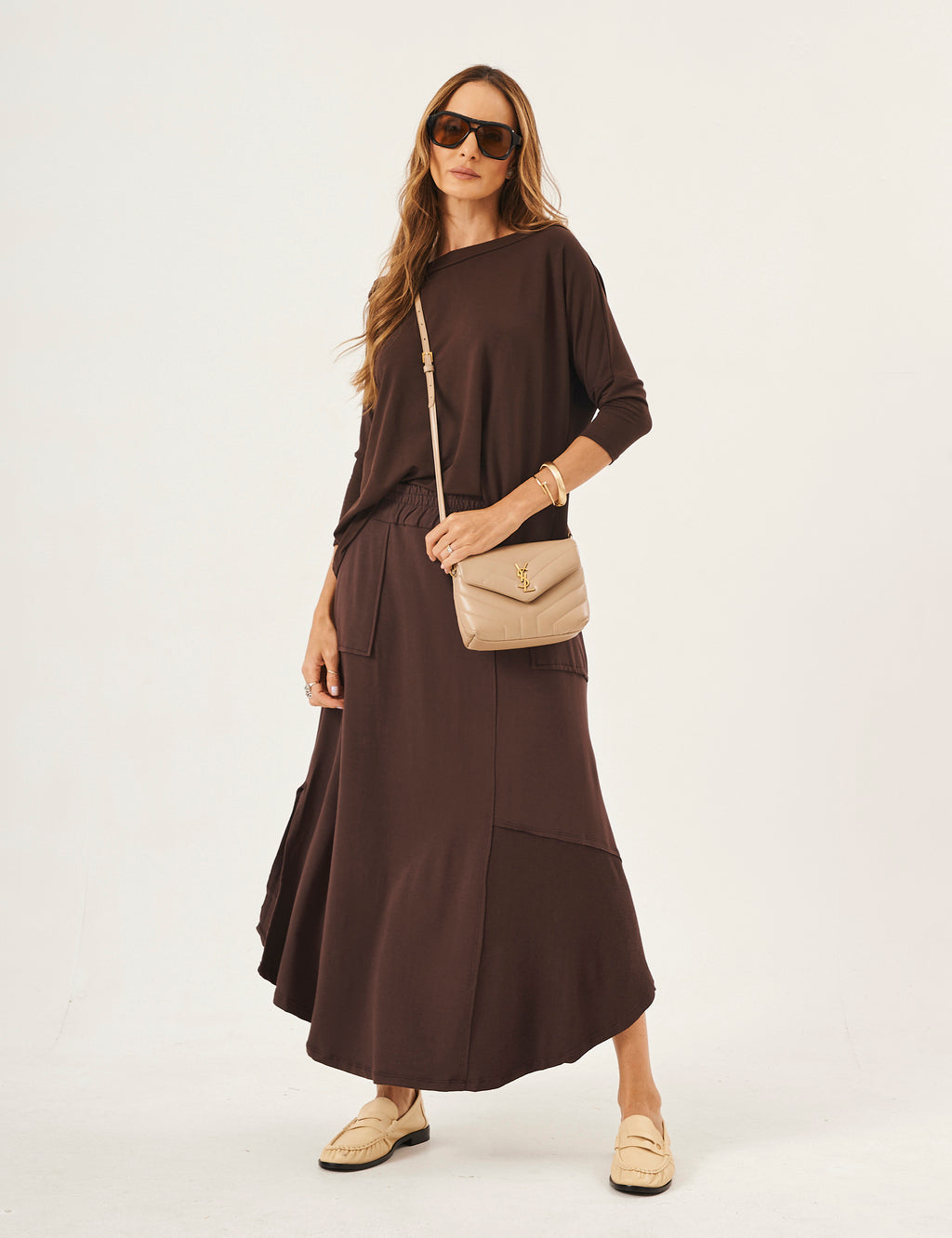 Conjunto Blusa Eva Marrom com Saia Midi Emma Marrom