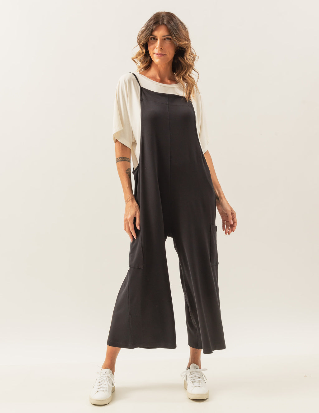 Conjunto Macacão Amber Preto e Blusa Elisa Off White