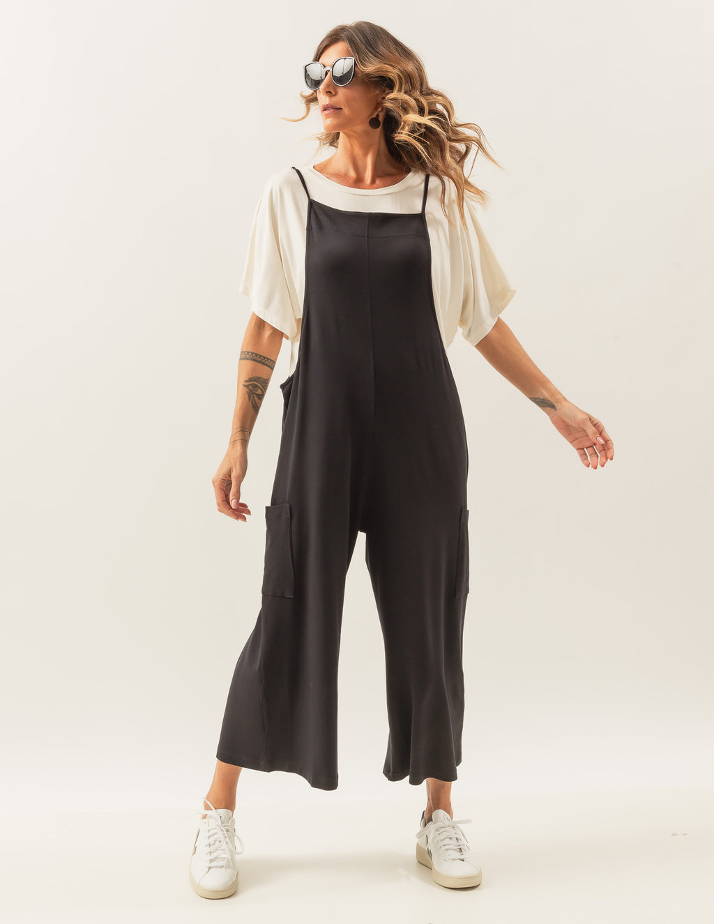 Conjunto Macacão Amber Preto e Blusa Elisa Off White