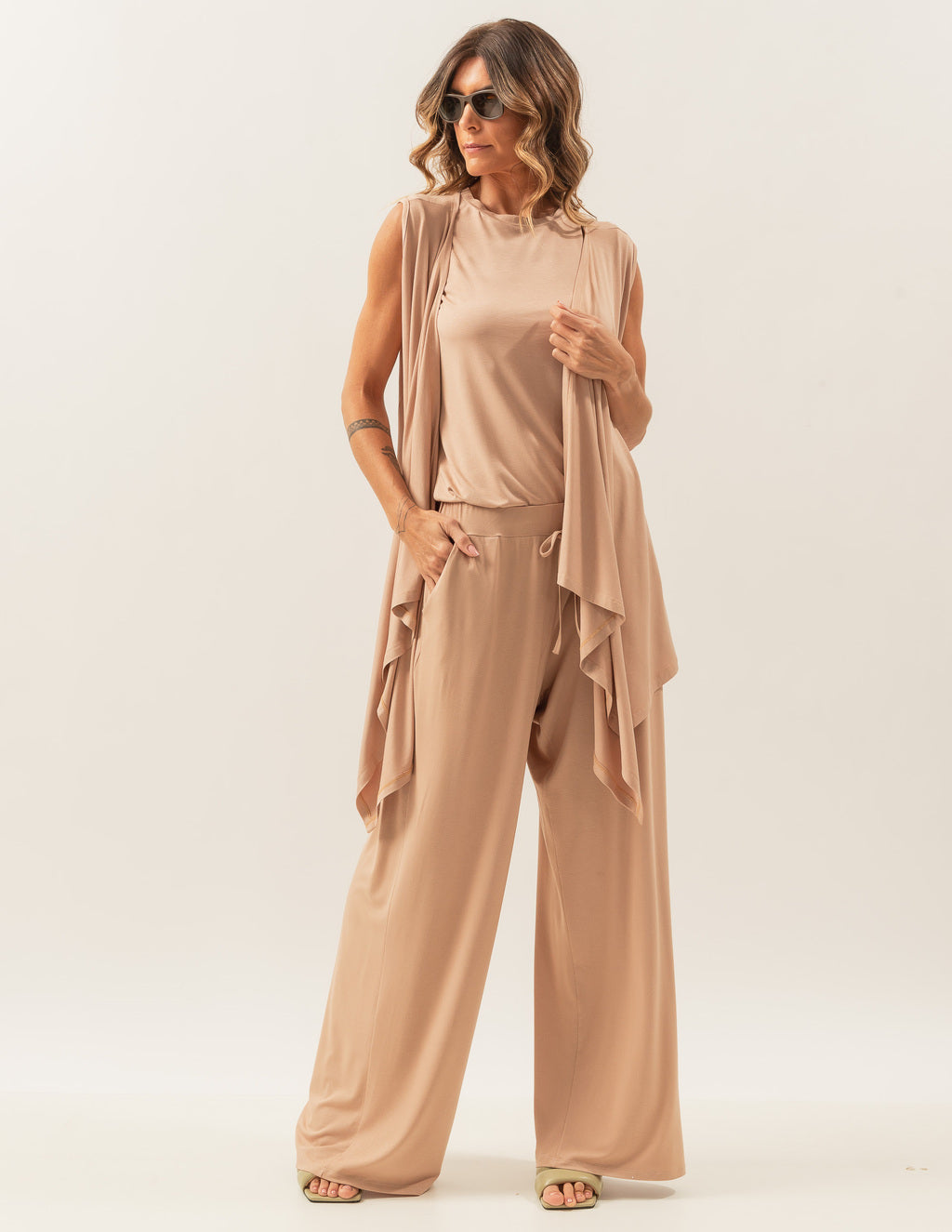 CONJUNTO KIMONO BEGE