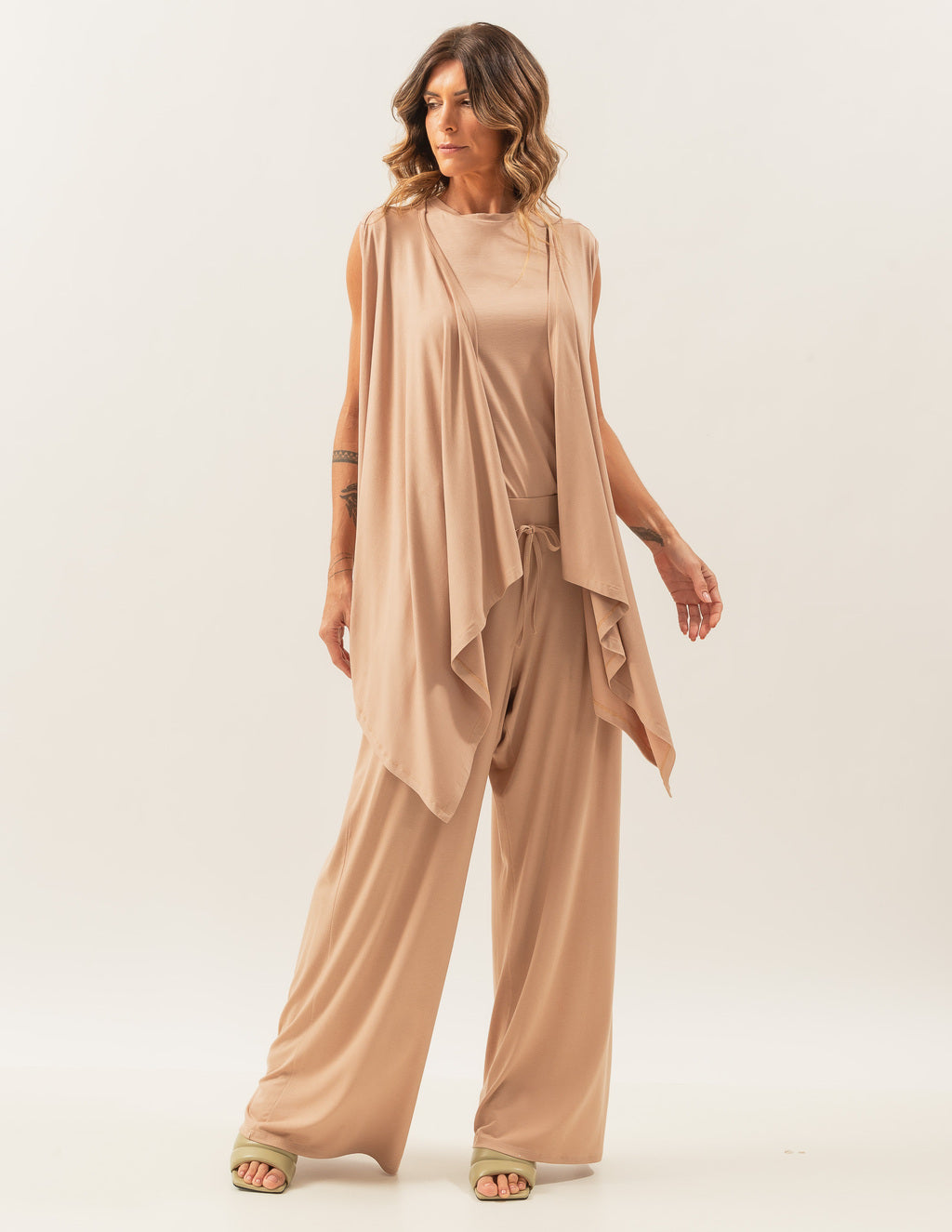 CONJUNTO KIMONO BEGE