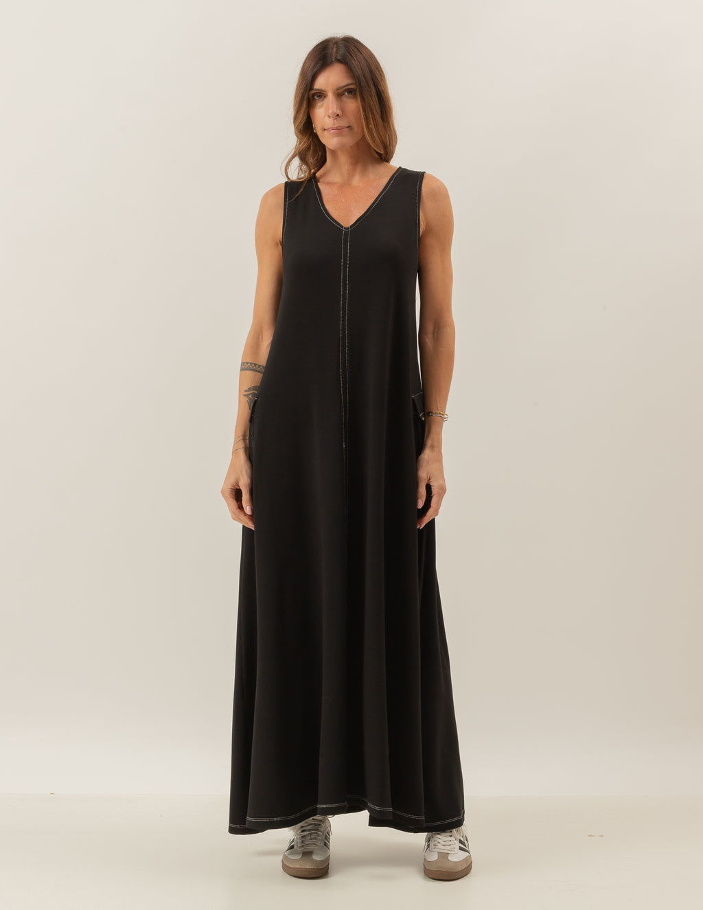 Vestido Pespontado Anastasia Preto