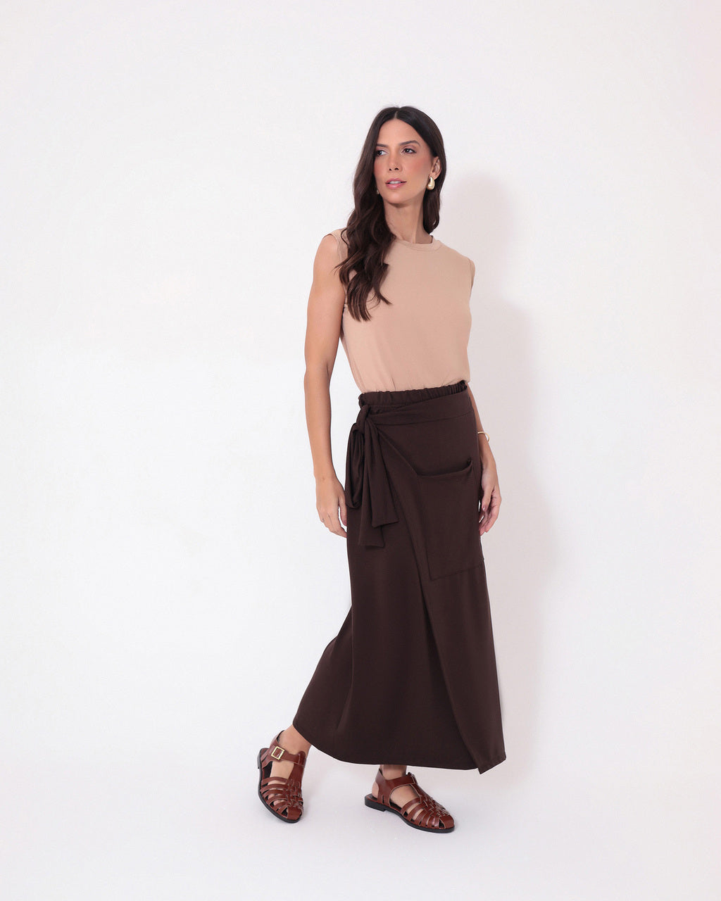 Conjunto Blusa Regata Fendas Bege e Saia Grécia Marrom