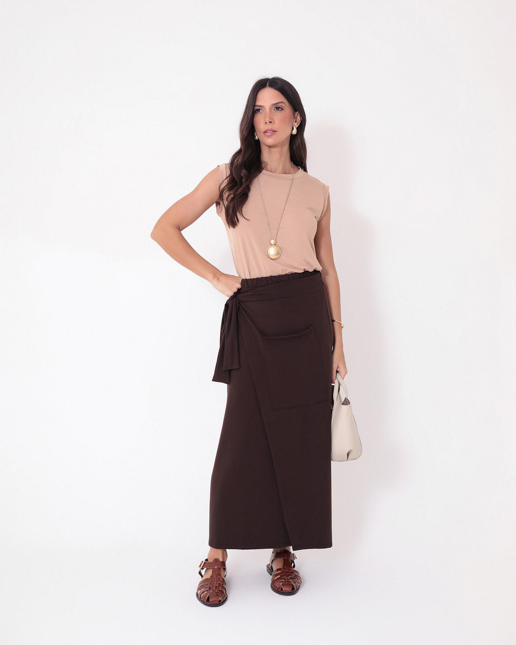 Conjunto Blusa Regata Fendas Bege e Saia Grécia Marrom