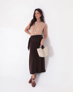 Conjunto Blusa Regata Fendas Bege e Saia Grécia Marrom