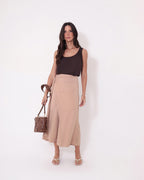 Conjunto Blusa Atenas Marrom e Saia Grécia Bege