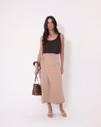 Conjunto Blusa Atenas Marrom e Saia Grécia Bege