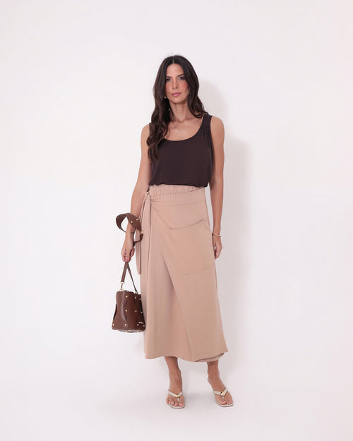 Conjunto Blusa Atenas Marrom e Saia Grécia Bege