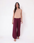 Conjunto Blusa Regata Fendas Bege e Calça Aladin Malbec