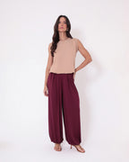 Conjunto Blusa Regata Fendas Bege e Calça Aladin Malbec