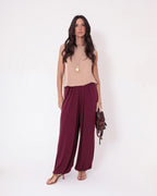 Conjunto Blusa Regata Fendas Bege e Calça Aladin Malbec