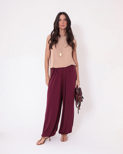 Conjunto Blusa Regata Fendas Bege e Calça Aladin Malbec